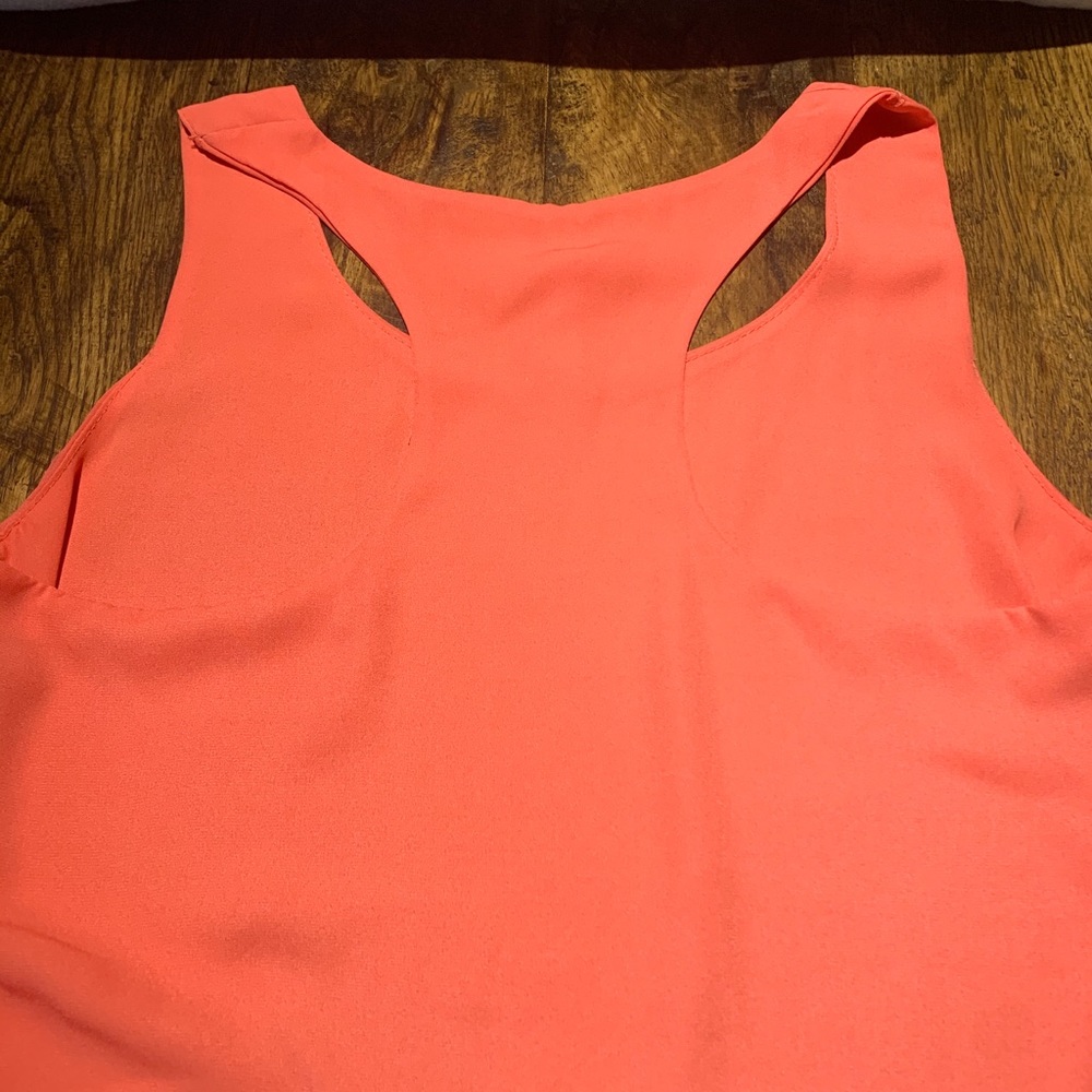 Women’s Razorback tank - Picture 3 of 3